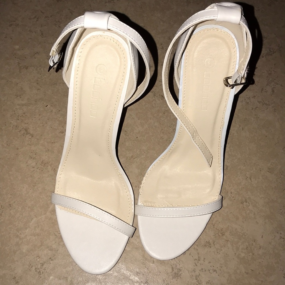 Brand new white Boohoo heels
